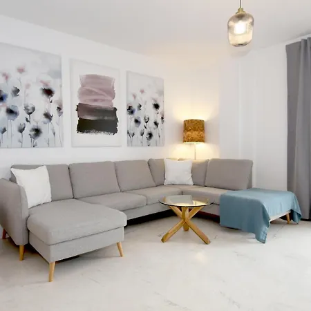 아파트 Town Carmen 에스테포나